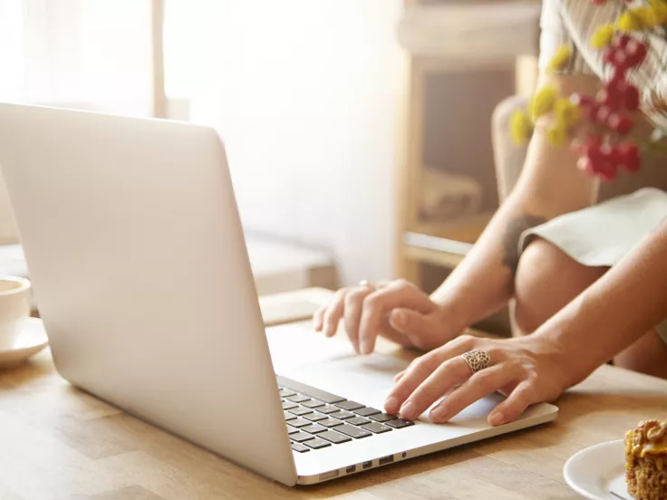 Προσλήψεις τώρα στο Δημόσιο: 400+ θέσεις σε φορείς - Δείτε πού