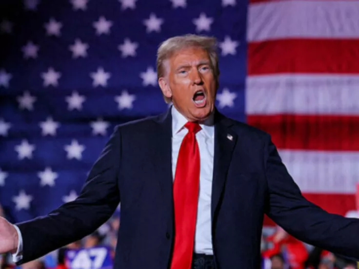 Τραμπ για Γροιλανδία: Θα την αποκτήσουμε – Η άμυνά τους βασίζεται σε δύο έλκηθρα με σκύλους