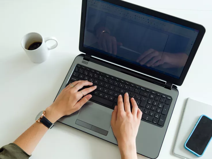 Θέσεις εργασίας και προσλήψεις