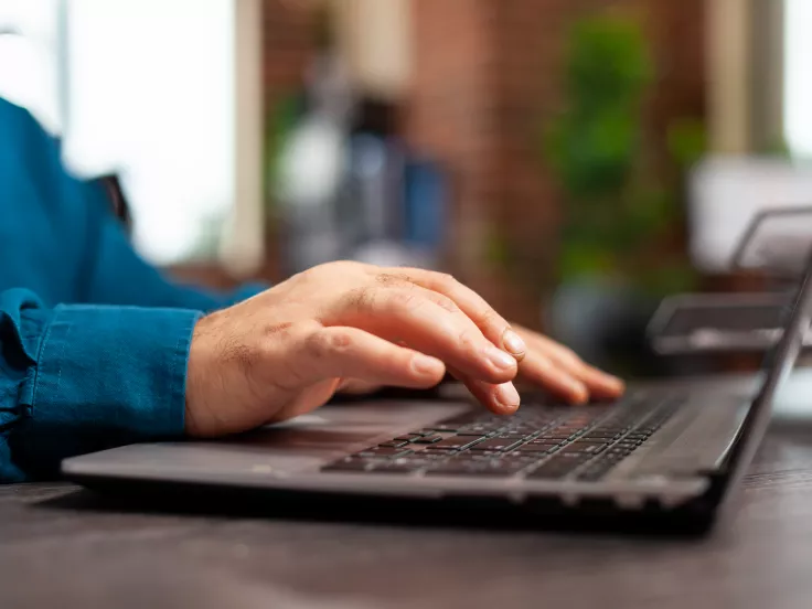 Θέσεις εργασίας και προσλήψεις