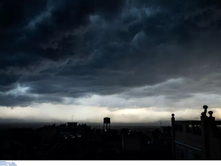 «Άνοιξαν οι ουρανοί»: Επικαιροποιήθηκε το έκτακτο δελτίο της ΕΜΥ