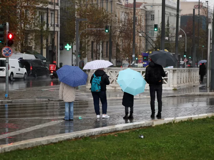 ΓΣΕΕ: Απουσία από την εργασία λόγω κακοκαιρίας - Τι ισχύει για τις αποδοχές