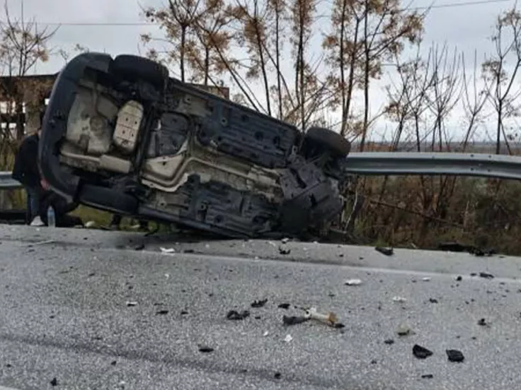 Τροχαίο στην Καβάλα: Αμάξι αναποδογύρισε - Στο νοσοκομείο δύο οδηγοί