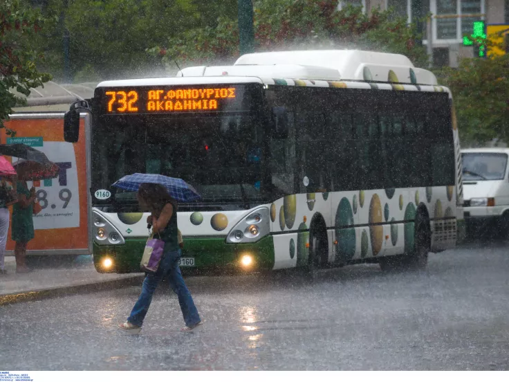 Κακοκαιρία στην Αττική: Αλλαγές στα δρομολόγια λεωφορείων 