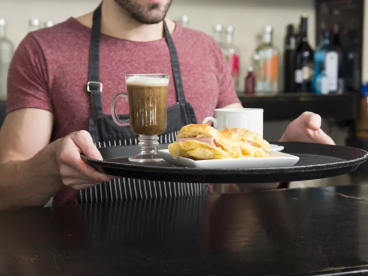 Ιστορίες εργασιακής τρέλας: Θερινή σεζόν αλά ελληνικά - «Κάτσε και έφυγες»