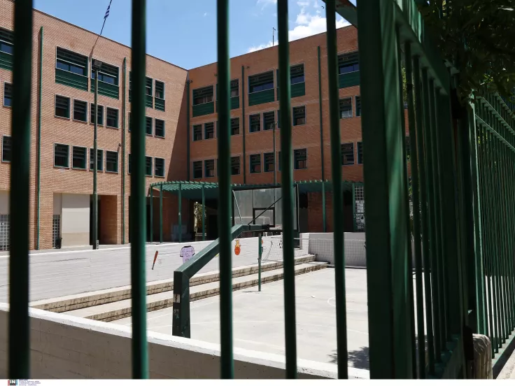 Βόλος: Με αυτοσχέδιο σουγιά μαθητής δημοτικού - Πανικός στο προαύλιο