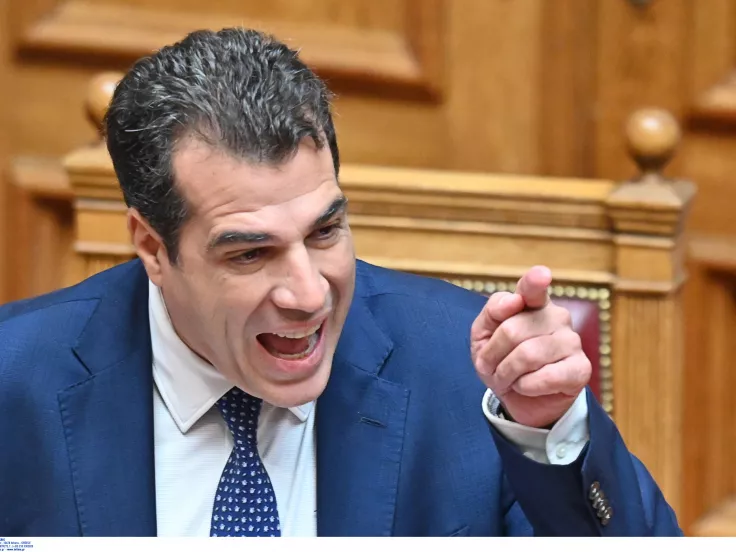 Πλεύρης κατά Βαρουφάκη: «Χυδαίος και διαφημίζει το χόρτο»