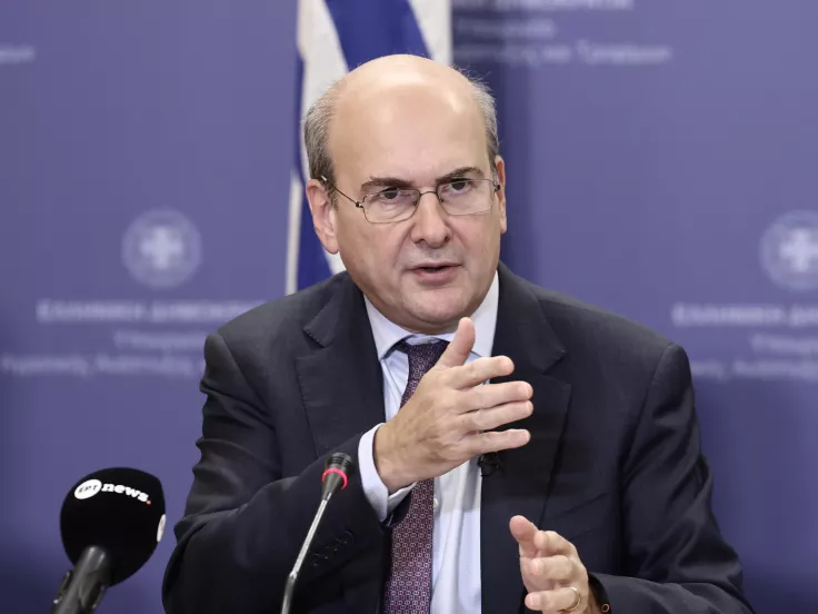 Χατζηδάκης: Θα ανακοινωθούν νέες μειώσεις φόρων και εισφορών στη ΔΕΘ 2026