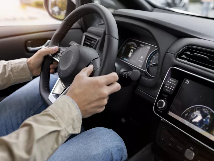 Η συνήθεια που καταστρέφει τη μπαταρία του αυτοκινήτου όταν πέφτει η θερμοκρασία