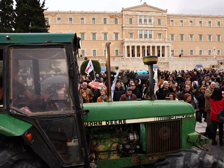 Αγρότες: Αποχωρούν το μεσημέρι από το Σύνταγμα - «Θα συνεχίσουμε τον αγώνα μας»
