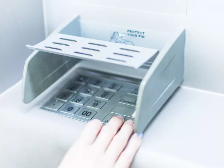 ΔΥΠΑ: Αυτόματo επίδομα 300 ευρώ - Πώς θα το πάρετε