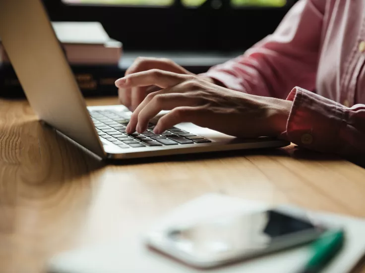 Θέσεις εργασίας και προσλήψεις