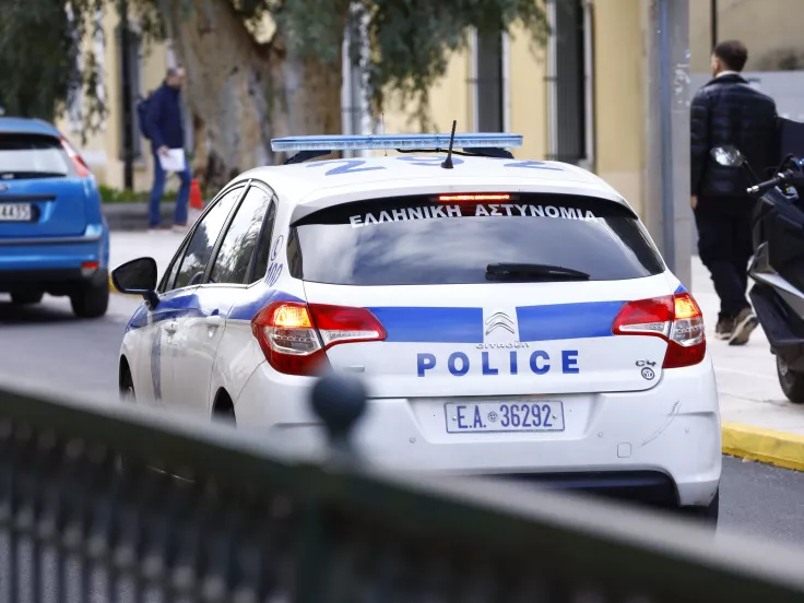 Τηλεφώνημα για βόμβα στην Ευελπίδων - Εκκενώνονται τα δικαστήρια