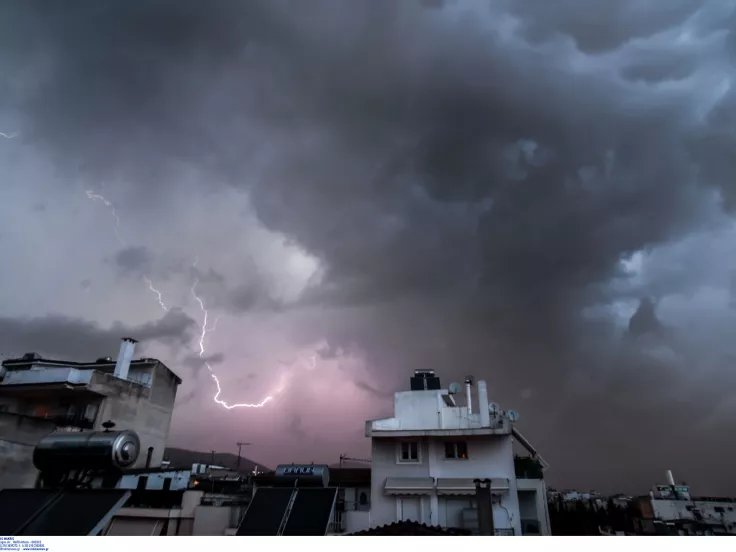 Έκτακτο δελτίο ΕΜΥ: Διπλή κακοκαιρία στη χώρα - Πώς θα κάνουμε Τσικνοπέμπτη
