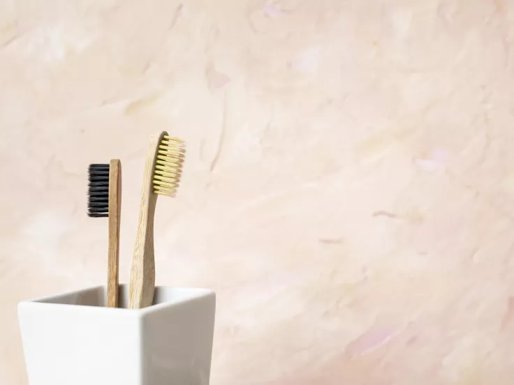 Αφήνετε την οδοντόβουρτσά σας χωρίς κάλυμμα; Δείτε γιατί είναι επικίνδυνο