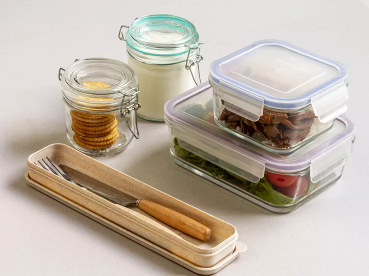 Προσοχή στην κουζίνα: Το επικίνδυνο λάθος με τα πλαστικά δοχεία