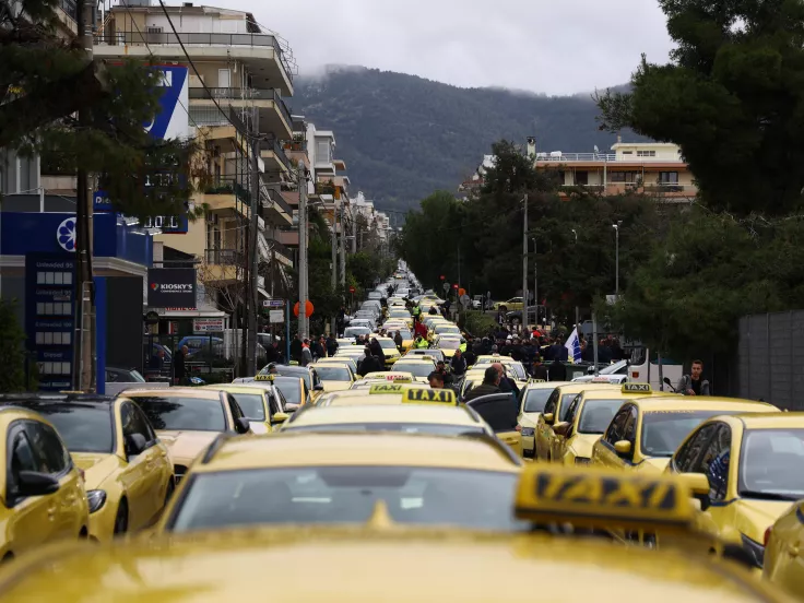 Χωρίς ταξί και τρίτη ημέρα η Αττική - Νέα πορεία σήμερα
