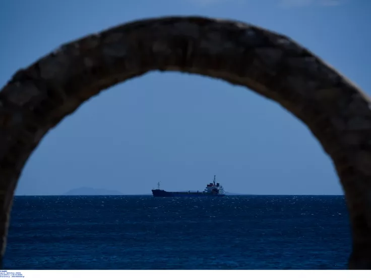 Υπ. Ναυτιλίας: Σώοι οι 22 ναυτικοί του ελληνόκτητου τάνκερ στον Περσικό 