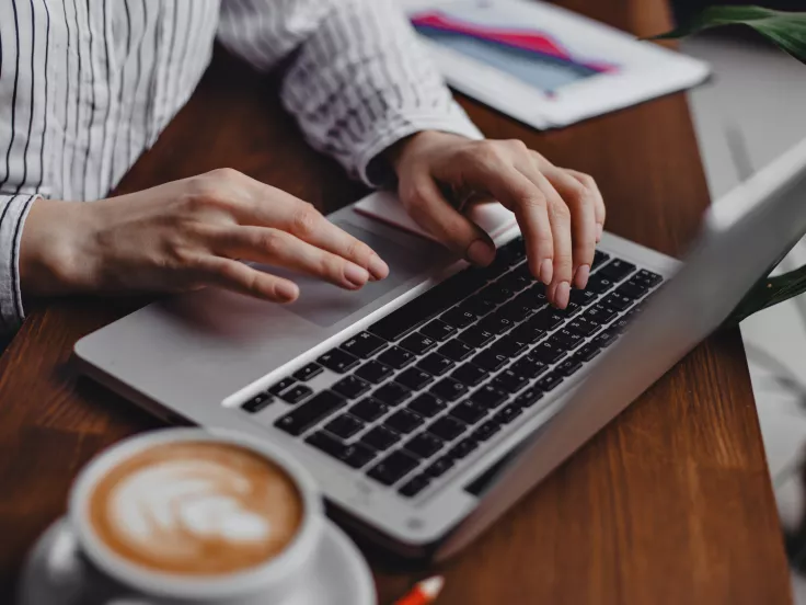 Θέσεις εργασίας και προσλήψεις