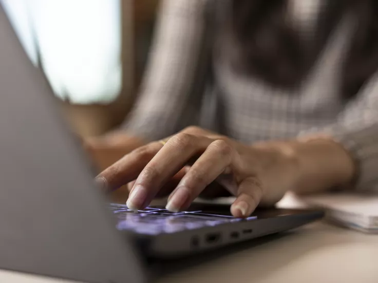 Θέσεις εργασίας και προσλήψεις