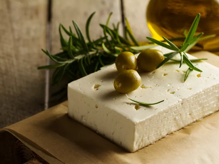 Πώς να διατηρείτε σωστά τη φέτα – Το λάθος που κάνουν πολλοί