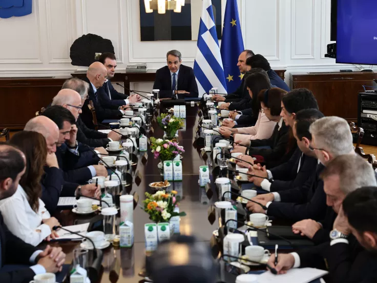 Μητσοτάκης: Στα 920 ευρώ ο κατώτατος μισθός από 1η Απριλίου