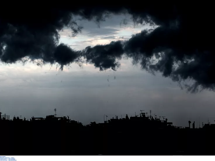 Καιρός: Τέλος η άνοιξη - Έρχονται δύο φθινοπωρινές κακοκαιρίες στη χώρα