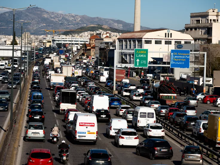 Κίνηση τώρα - Αττική: Δείτε που υπάρχουν καθυστερήσεις έως 20'
