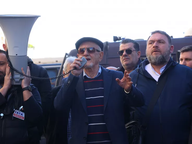 Λυμπερόπουλος εναντίον Κυρανάκη στη Βουλή: «Δολοφονείς τη δημοκρατία των ταξιτζήδων»