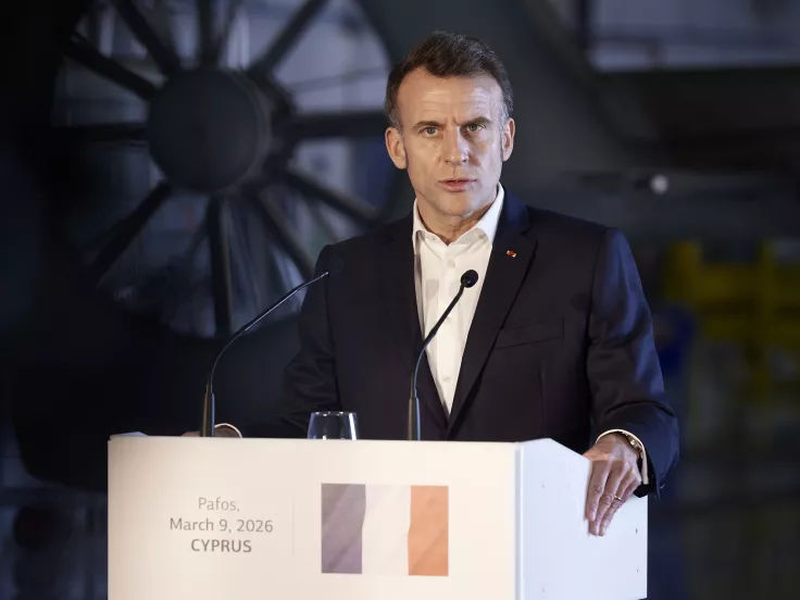 Στη Σούδα ο Μακρόν μετά την Κύπρο - Συνάντηση με Δένδια