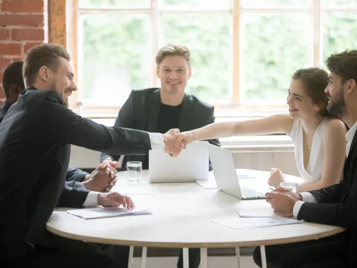 Ιστορίες εργασιακής τρέλας: «Η εταιρεία είναι συνεταιριστική, γιατί το 50% του τζίρου πάει στους μισθούς σας»