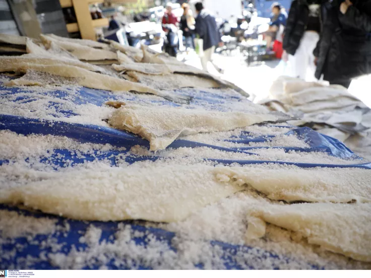 25η Μαρτίου: «Αλμυρός» ο μπακαλιάρος - Φτάνει έως και 27 ευρώ το κιλό