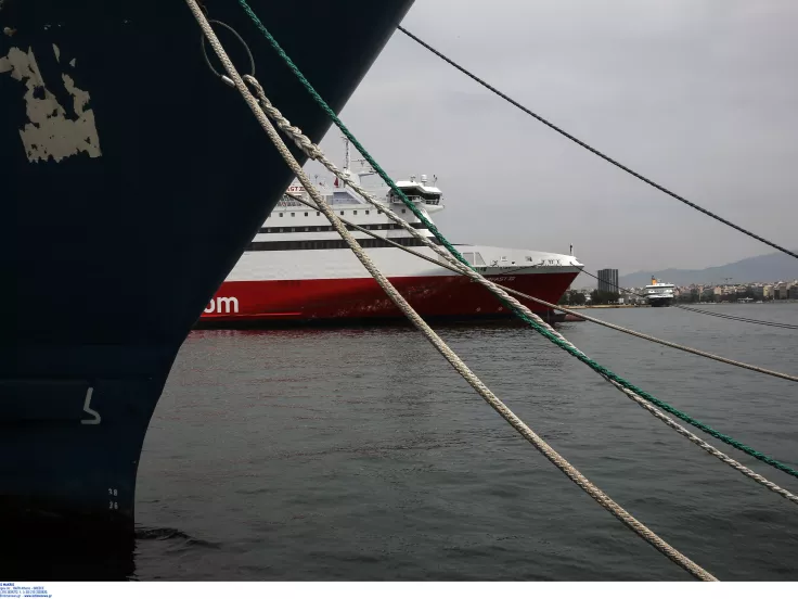 Κακοκαιρία: Δεμένα τα πλοία - Σε ισχύ απαγορευτικά απόπλου