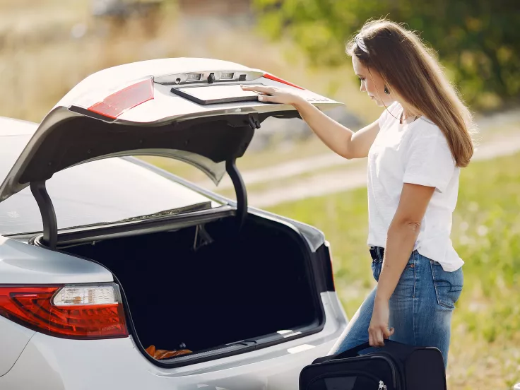 Αυτά τα 10 αντικείμενα πρέπει να έχεις πάντα στο αυτοκίνητο