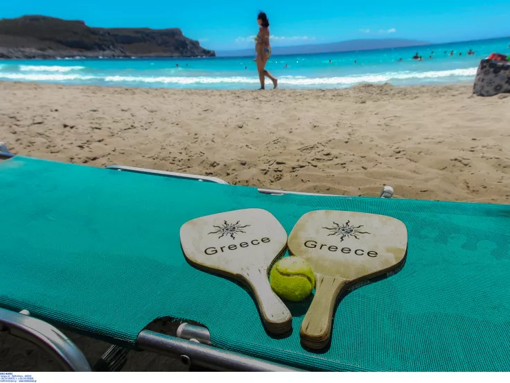 Voucher διακοπών έως 600 ευρώ: Αντίστροφη μέτρηση για τις αιτήσεις