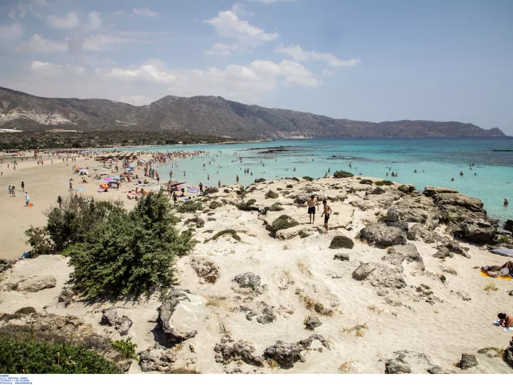 Θερινή σεζόν: Προσλήψεις στην Παραλία Ελαφονήσι