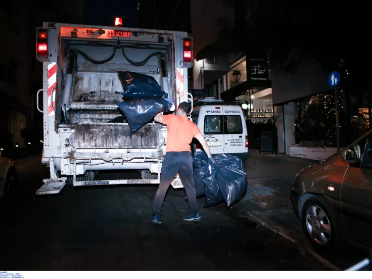 Νέα Ιωνία: Νεαρός απείλησε με όπλο υπαλλήλους καθαριότητας