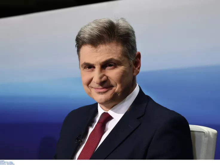 Τη συμπόρευσή του με το ΠΑΣΟΚ ανακοίνωσε ο Νίκος Φαραντούρης