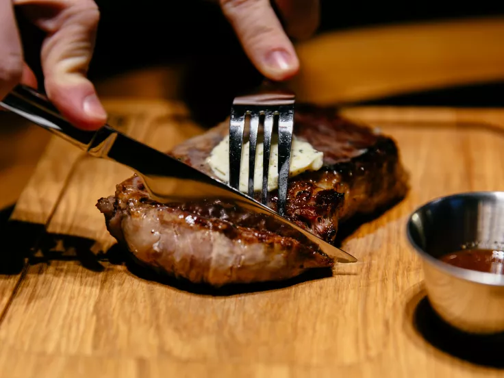 Πώς αντιδρά το σώμα όταν δεν τρώμε κρέας για καιρό: Έρευνα απαντά