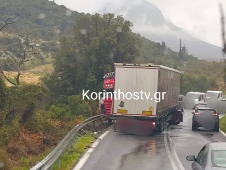 Νταλικά τροχαίο