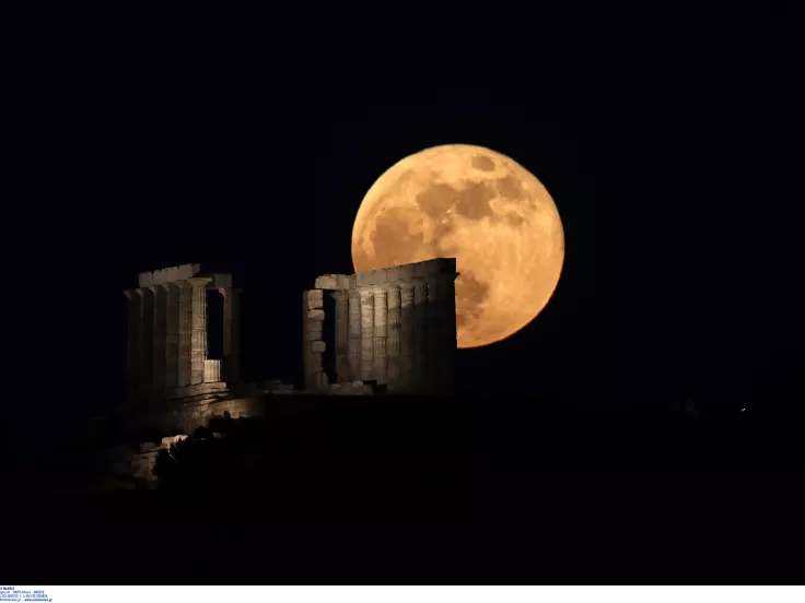 Πανσέληνος Μαΐου 2026: Πότε θα λάμψει το «Φεγγάρι των Λουλουδιών»