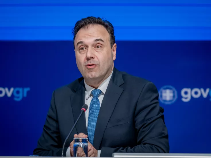 Παπαστεργίου - Απαγόρευση social media σε παιδιά: Υψηλά πρόστιμα στις πλατφόρμες που δεν θα συμμορφωθούν