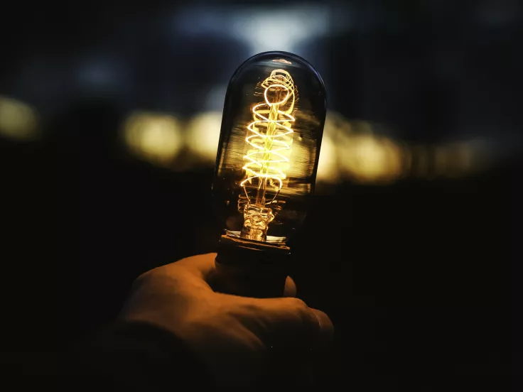 Ρεύμα: Αλματώδης αύξηση στα «μπλε» τιμολόγια μέσα σε έναν χρόνο