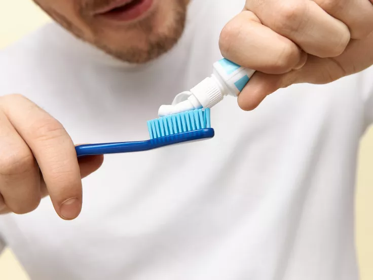 Το λάθος μετά το βούρτσισμα που βλάπτει τα δόντια