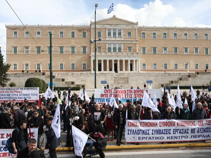 ΑΔΕΔΥ: Κινητοποιήσεις σε όλη τη χώρα πριν τη μεγάλη απεργία