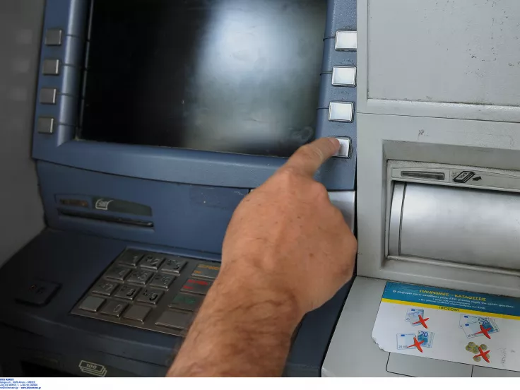 ΟΠΕΚΑ: Επίδομα 391 ευρώ τον μήνα - Ποιοι το δικαιούνται