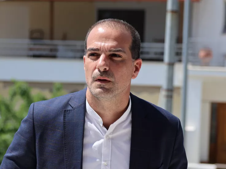 Μήνυση κατά Βελόπουλου για υποκίνηση ρατσιστικής βίας από τη Νέα Αριστερά