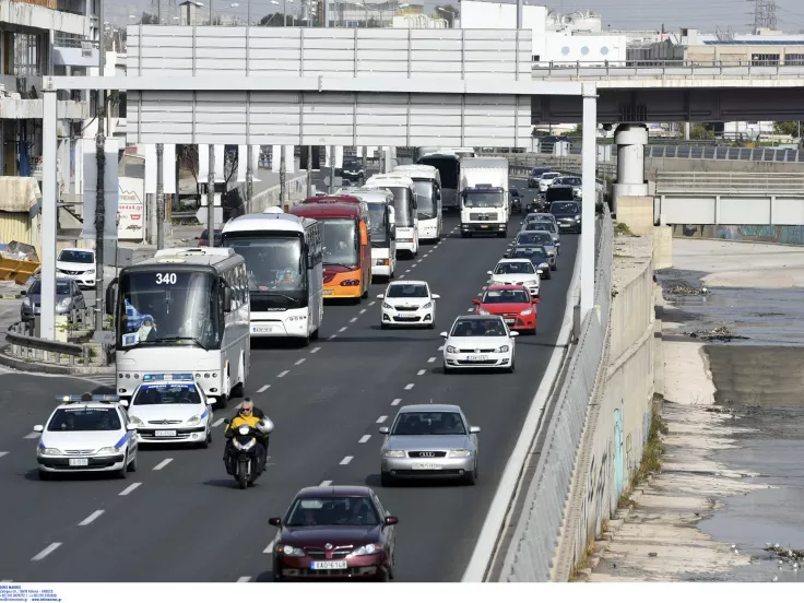 Κίνηση τώρα στην Αθήνα: Καθυστερήσεις έως 25 λεπτά στην Αττική Οδό