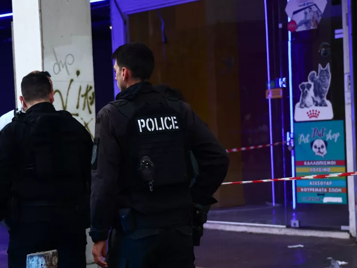 αρνήθηκε ότι πυροβόλησε τον υπάλληλο του καταστήματος κινητής τηλεφωνίας και απέδωσε την ευθύνη στον τέταρτο εμπλεκόμενο