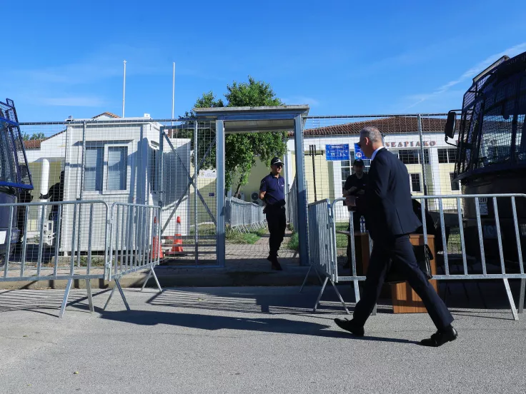 Τέμπη: Επ’ αόριστον αναβολή για τη δίκη του ελεγκτή της Εθνικής Αρχής Διαφάνειας